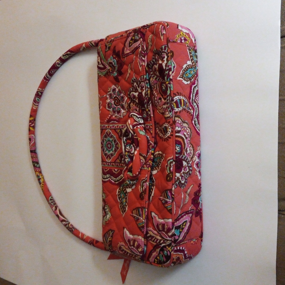 Vera Bradley Size Medium, New with Tags, Pink